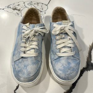 Dr. Scholl's Original Collection Canvas Sneaker. Size 8.